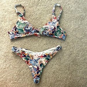 Dippin Daisy’s floral bikini set